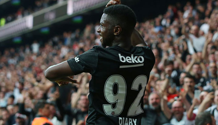 Diaby golü attı, 3'lü çektirdi!