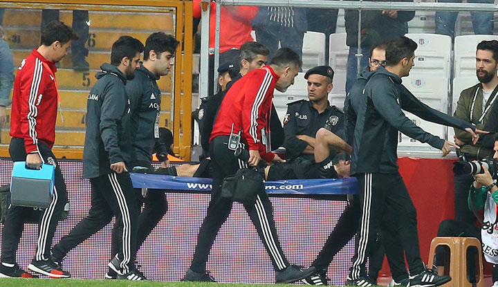 Beşiktaş'ta Dorukhan Toköz, kaç ay sahalardan uzak kalacak?