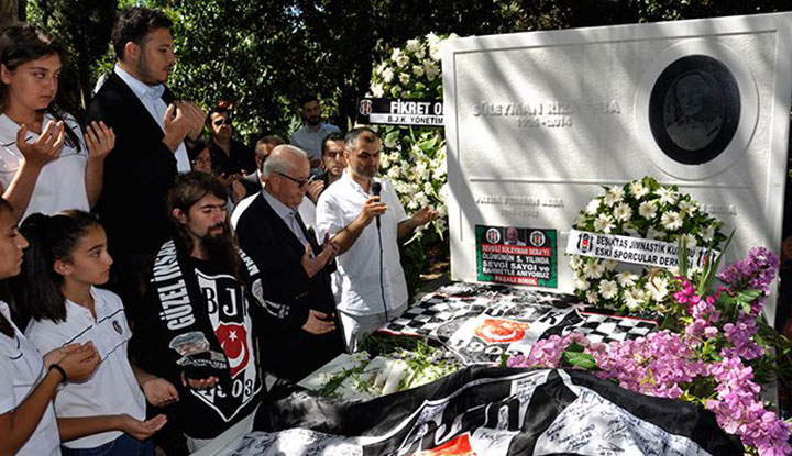 Süleyman Seba, kabri başında anıldı