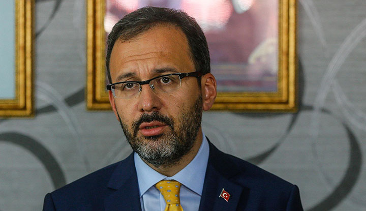 Gençlik ve Spor Bakanı Kasapoğlu, Beşiktaş Aygaz'ı kutladı