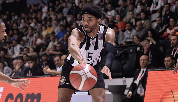 Allerik Freeman'dan maç sonu açıklamalar! "Birçok kişi sorumluluk aldı"