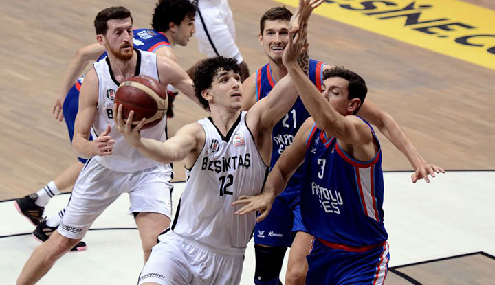 Beşiktaş, Anadolu Efes'e kaybetti