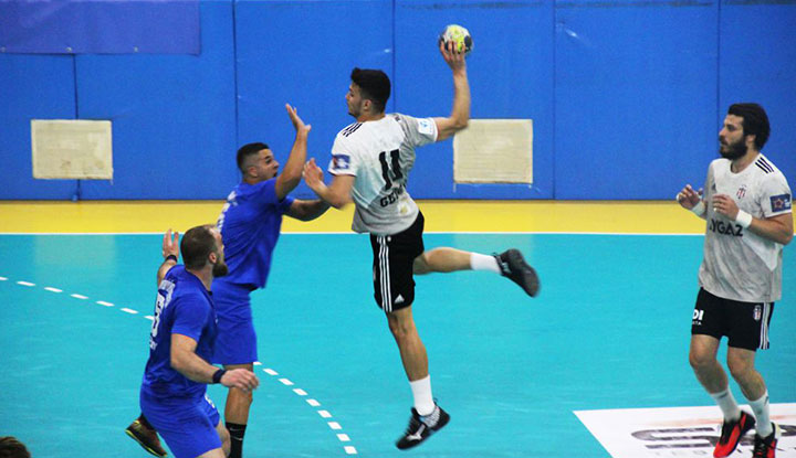 Beşiktaş Aygaz, finalde  İzmir Büyükşehir Belediyesi'ne mağlup oldu