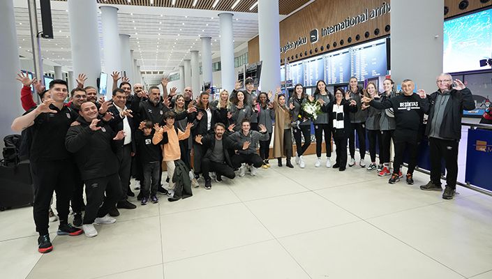 Beşiktaş BOA Kadın Basketbol Takımı çiçeklerle karşılandı!