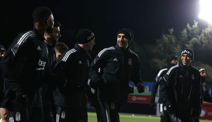 Beşiktaş'ın Altay maçı kamp kadrosu açıklandı! Yeniden kadroya döndü!