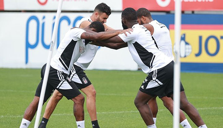 Beşiktaş'ta Ghezzal şoku! Riske edilmeyebilir!