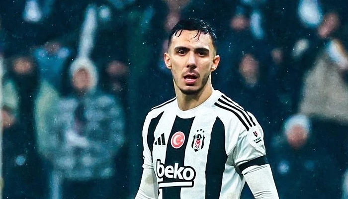 Beşiktaş’ta sakatlık: Emirhan Topçu oyuna devam edemedi!