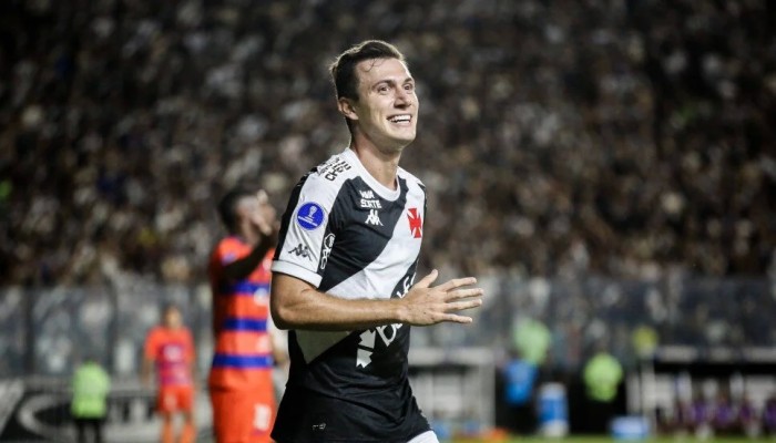 Beşiktaş’ta sol bek için sürpriz aday!