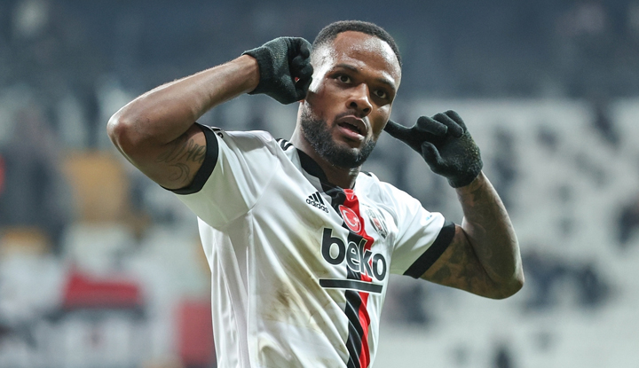 Cyle Larin’den Sergen Yalçın’a destek mesajı!