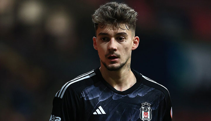 Ernest Muçi, Beşiktaş'ta yol ayrımında!