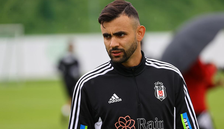 Ghezzal ilk 11'e geri dönüyor!
