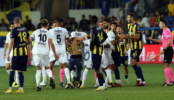 Gülengül Altınsay yazdı; "Nefret aynası"