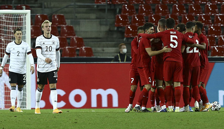 Milli maçta gol düellosundan beraberlik çıktı!