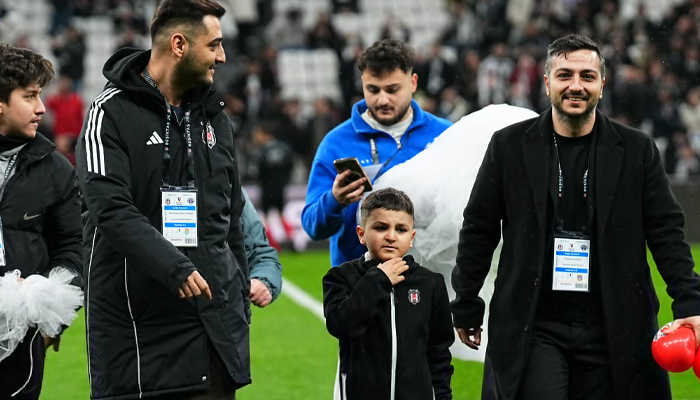 Minik taraftar Ömer Kağan’ın hayali Tüpraş Stadyumu’nda gerçek oldu!