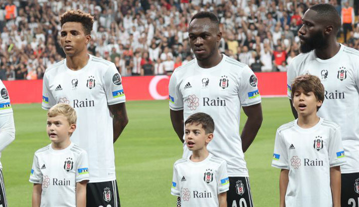 Muleka şov devam ediyor!