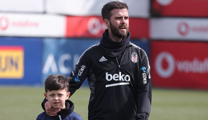 Pjanic üzgünlüğünü duyurdu! “Beşiktaş taraftarına…”