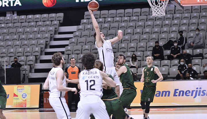 Protestolarla başlayan maçta Beşiktaş Icrypex, galip geldi!
