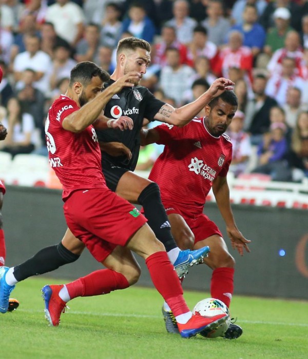 Sivasspor-Beşiktaş maçından yansıyanlar